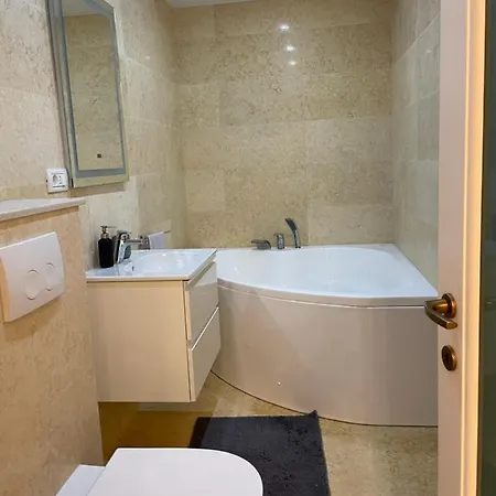 Scandinavia Mountain View Apartment Piatra Neamt Exterior photo